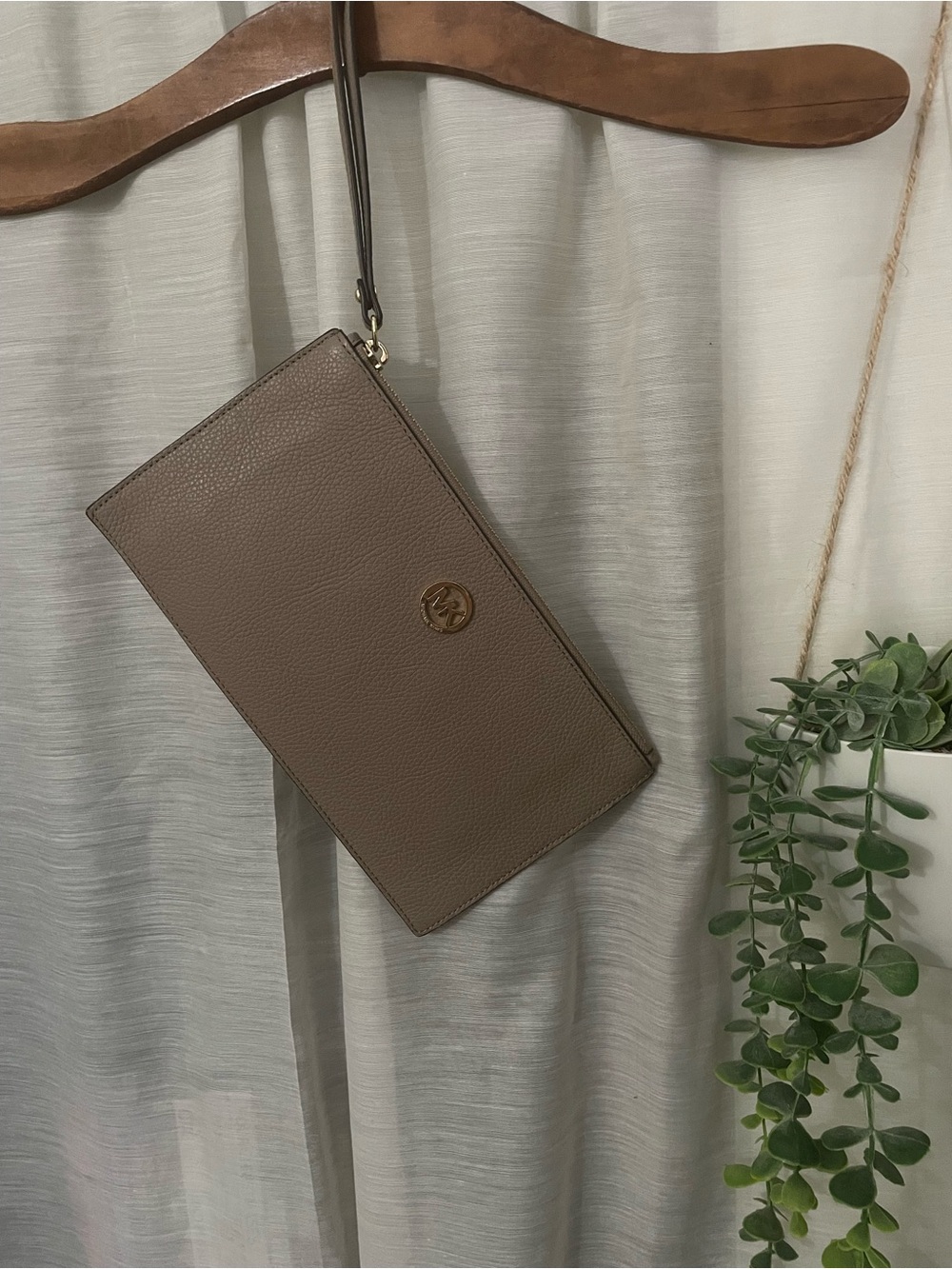 Michael Kors large pebbled Fulton clutch